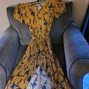 Maurices Khaki Super Cute Summer Dress. With Blue/Wine Floral design, Size S